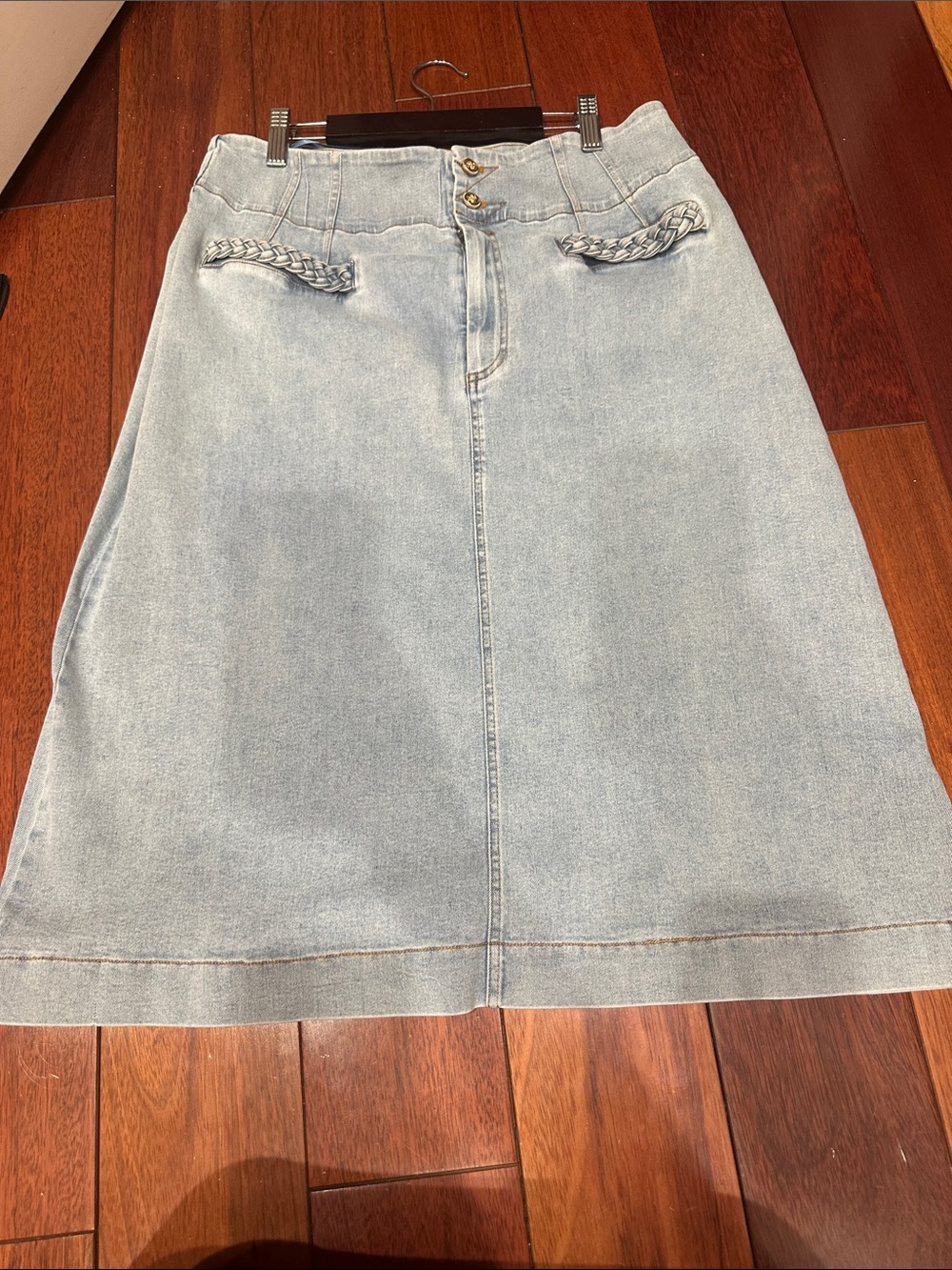 Cute denim skirt